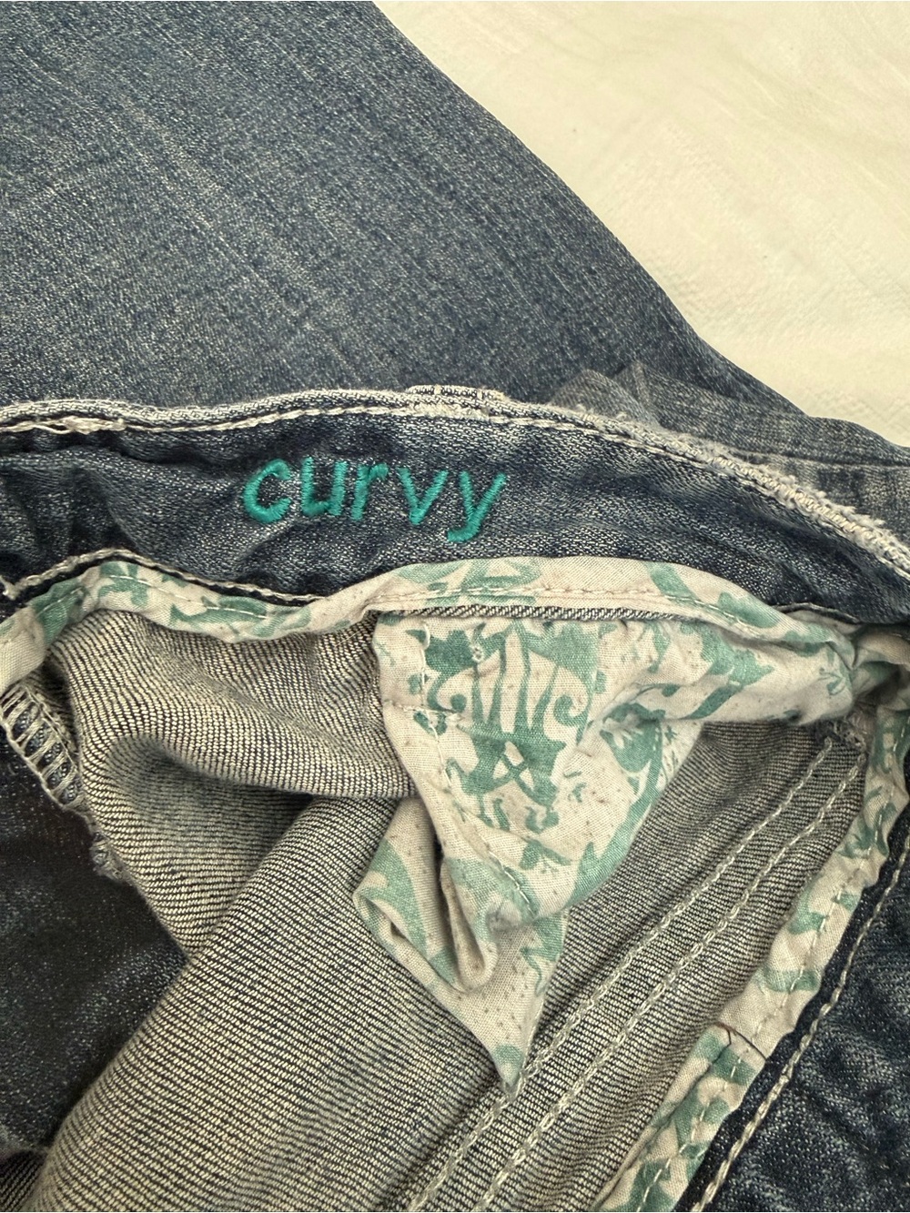 Maurices curvy 11/12 short jeans - Picture 5 of 8